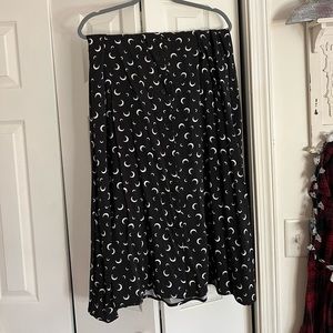 Hot Topic Crescent Moon Midi Skirt